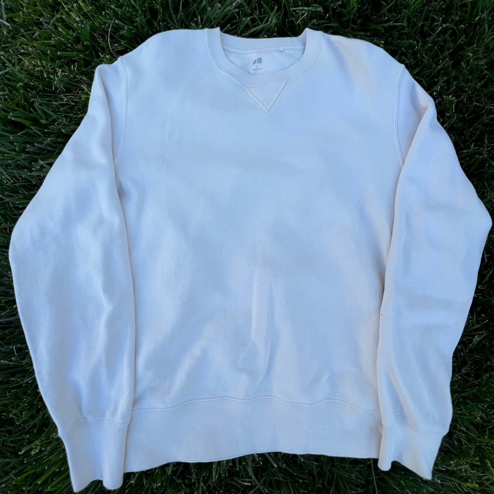 Uniqlo Crew/Sweater
Cream